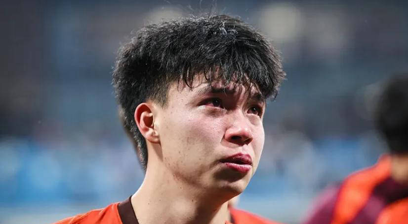 人才炸裂！徐彬加盟英超，中国队已有6名球员扎根欧洲，王钰栋留洋刻不容缓