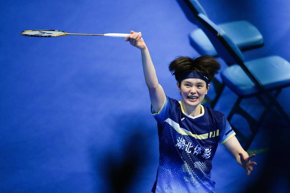 十五运羽毛球：“雅思”夺金 翁泓阳、王祉怡单打折桂